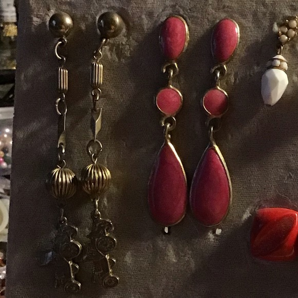 CARS on dangle earrings… gold metal ... old model cars - Picture 5 of 8